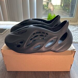 adidas Yeezy FOAM RNR ‘Onyx’